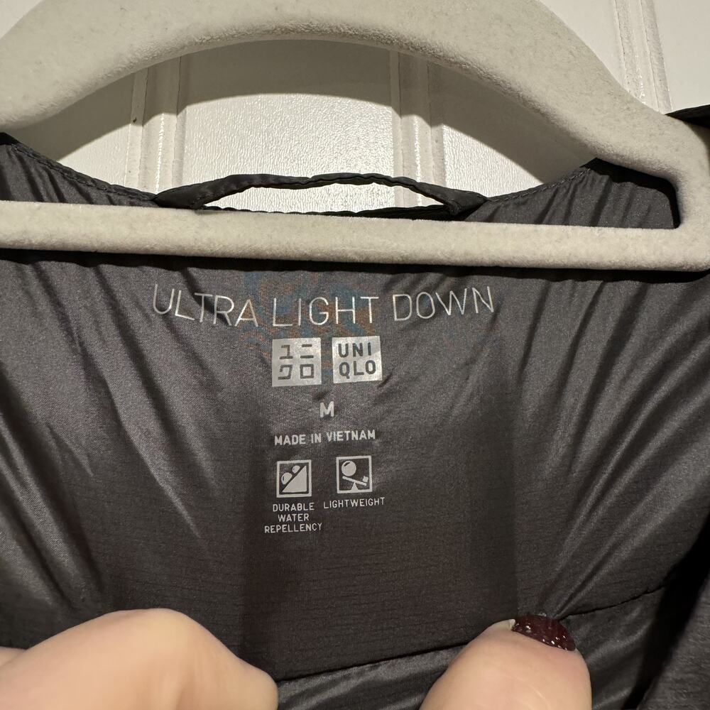 Uniqlo Gray Ultra Lite Compact Vest Mens Medium - Picture 5 of 6